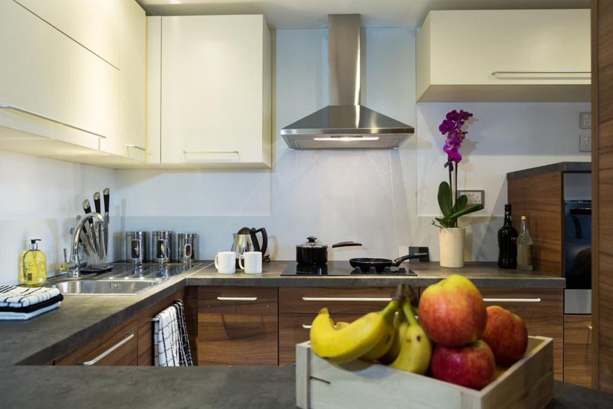 Livin' Serviced Apartments Вотфорд Екстер'єр фото