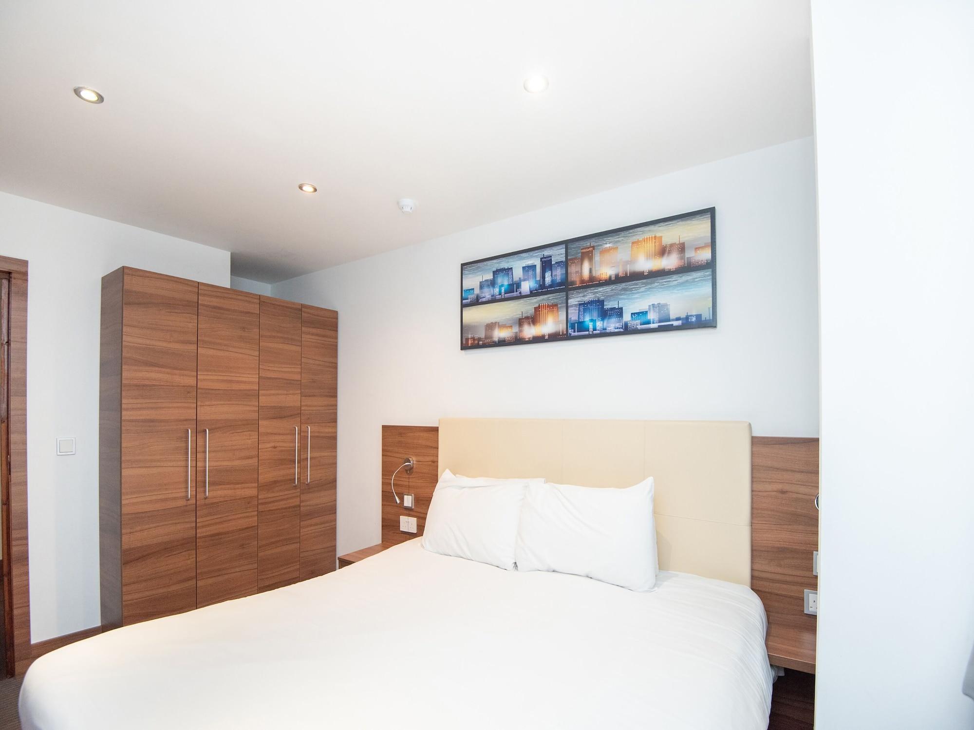 Livin' Serviced Apartments Вотфорд Екстер'єр фото